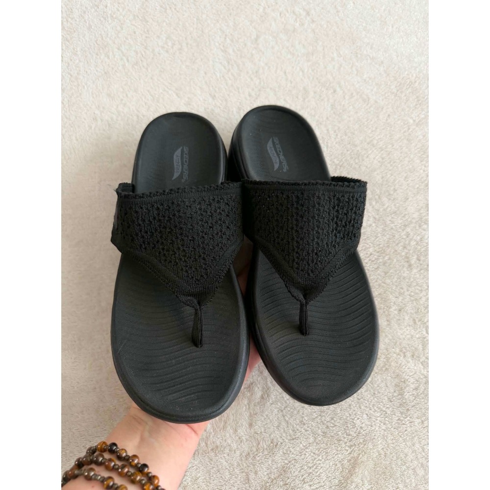 Skechers Womens 9 Black Sandals Arch Fit Knit Thong Flip Flops Comfort Walking